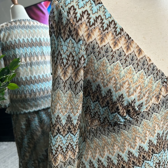 🏷️ SALE 🏷️ Banana Republic Zig Zag shirt & skirt set - Picture 3 of 13